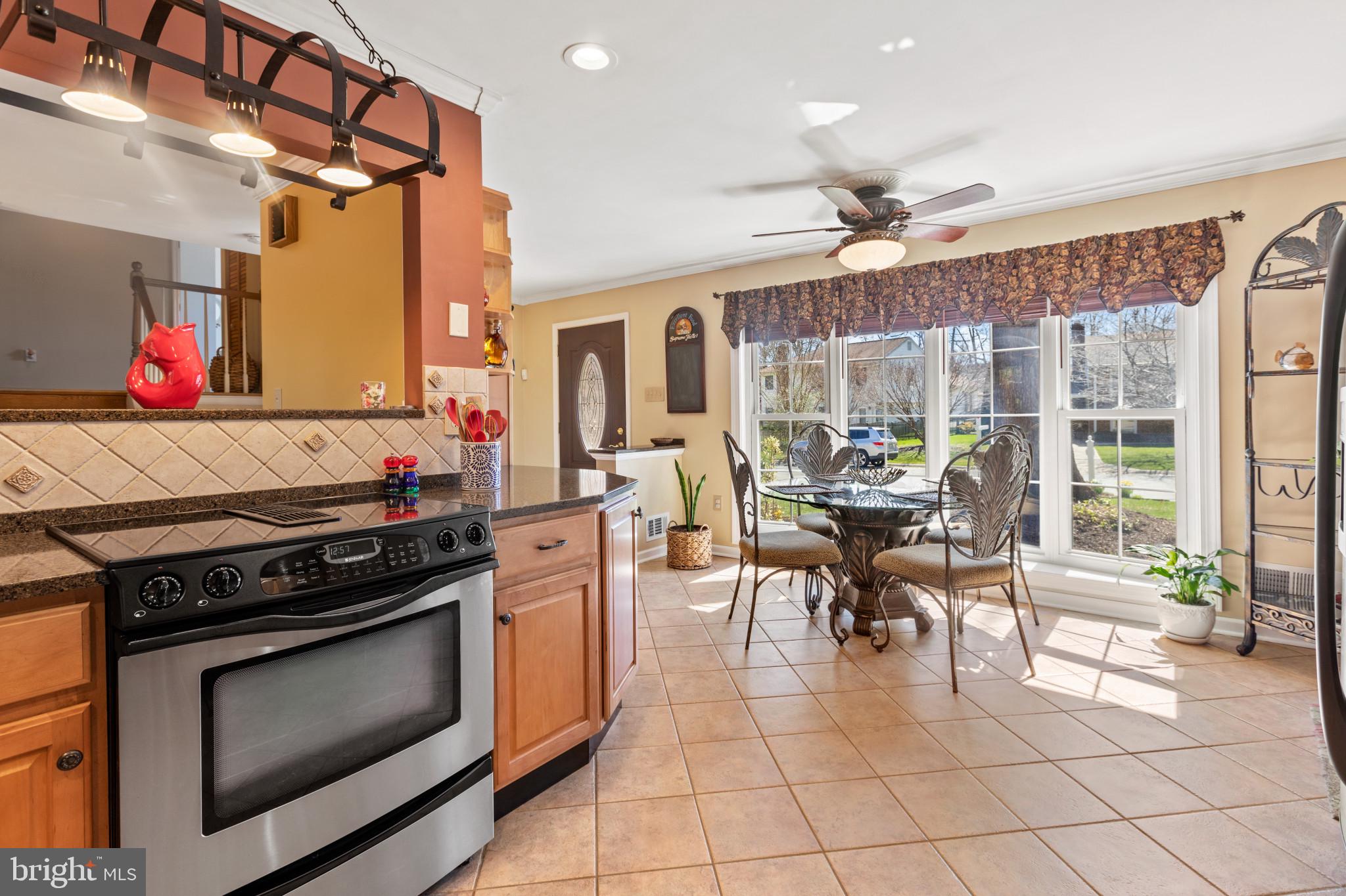 6210 Goodman Road Laurel, MD 20707 - Photo 9 of 58 Eat in Kitchen