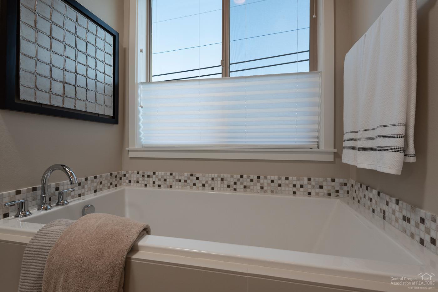 63194 Iner Loop Bend, OR 97701 - Photo 16 of 25 Additional Photo