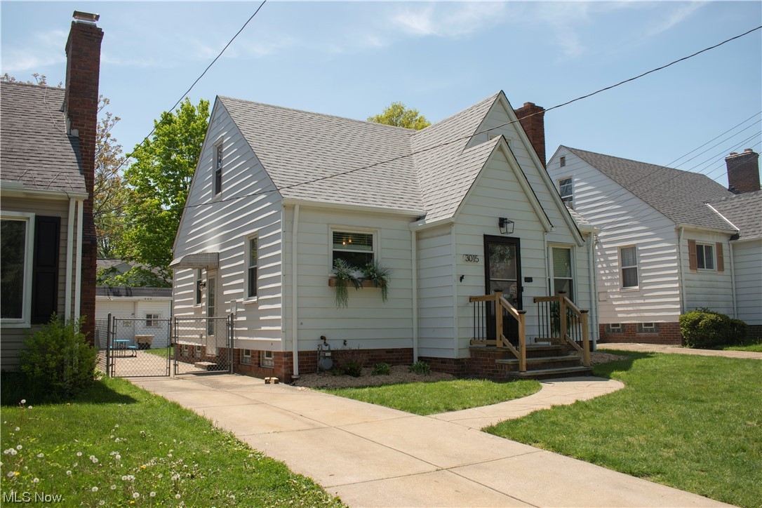 3015 Hearthstone Road Cleveland, OH 44134 - Photo 7 of 27