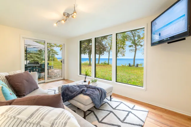 $8,900 | 10046 Sheridan Drive, Mequon, WI 53092