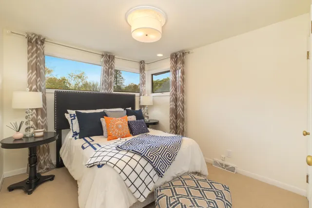 $8,900 | 10046 Sheridan Drive, Mequon, WI 53092