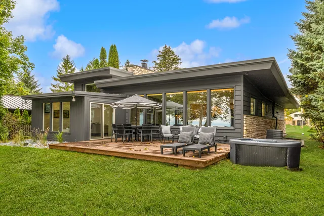 $8,900 | 10046 Sheridan Drive, Mequon, WI 53092