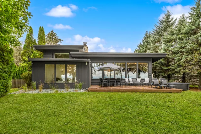 $8,900 | 10046 Sheridan Drive, Mequon, WI 53092