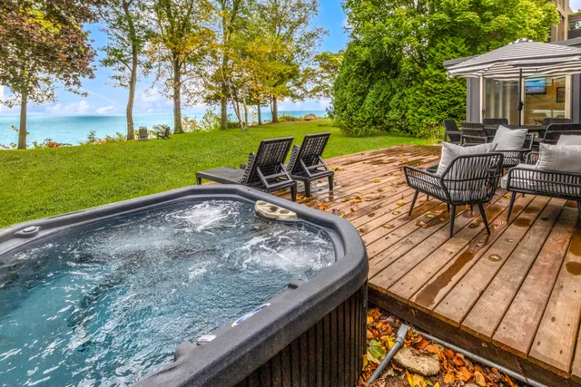 $8,900 | 10046 Sheridan Drive, Mequon, WI 53092