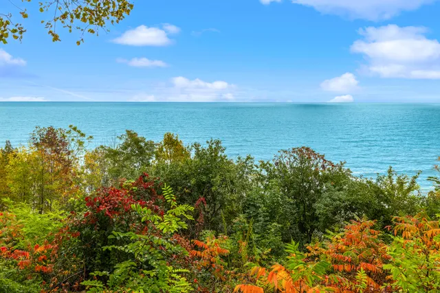 $8,900 | 10046 Sheridan Drive, Mequon, WI 53092