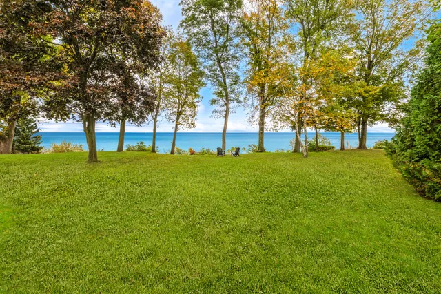 $8,900 | 10046 Sheridan Drive, Mequon, WI 53092