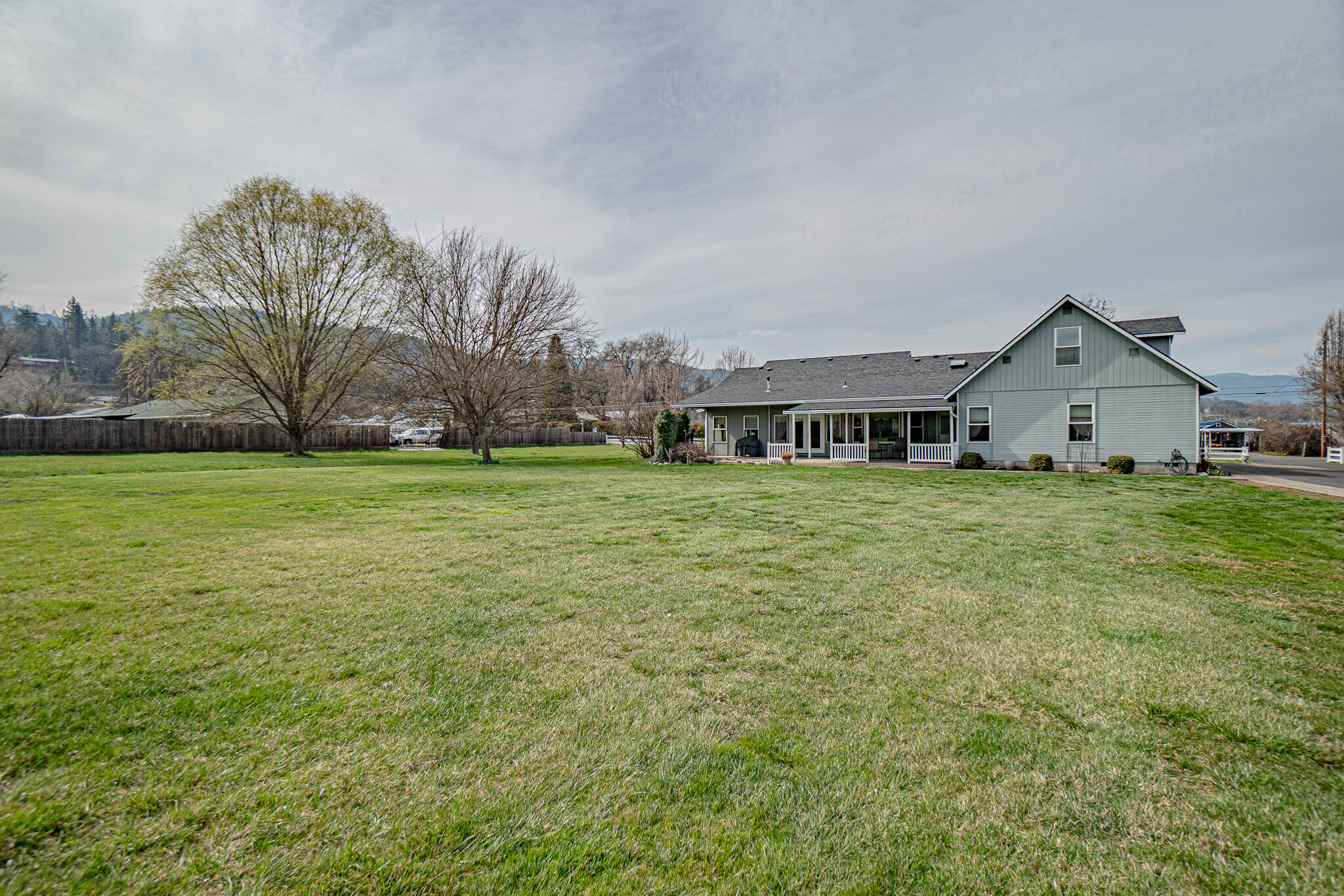 1747 Minear Road Medford, OR 97501 - Photo 32 of 35 DSC00546-HDR