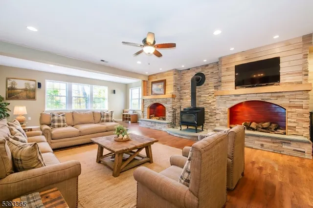 $1,150,000 | 15 Castle Rock Road, Lake Hopatcong, NJ 07849