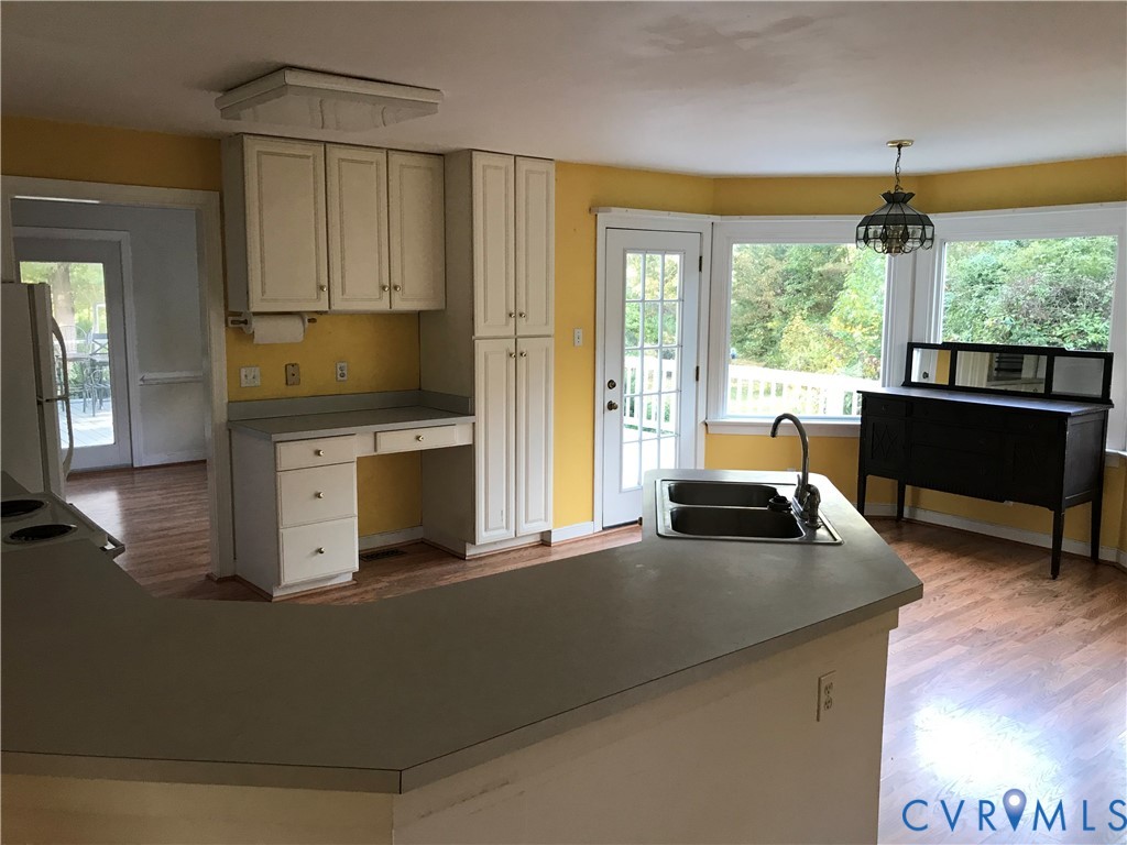 2395 State Rte 635 Midlothian, VA 23113 - Photo 9 of 38 a living room with furniture and a flat screen tv
