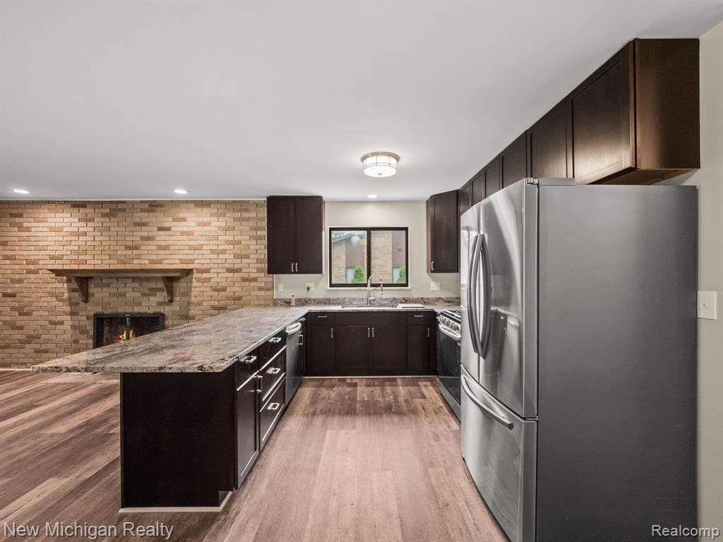 29617 Geraldine Road Farmington Hills, MI 48336 - Photo 8 of 25