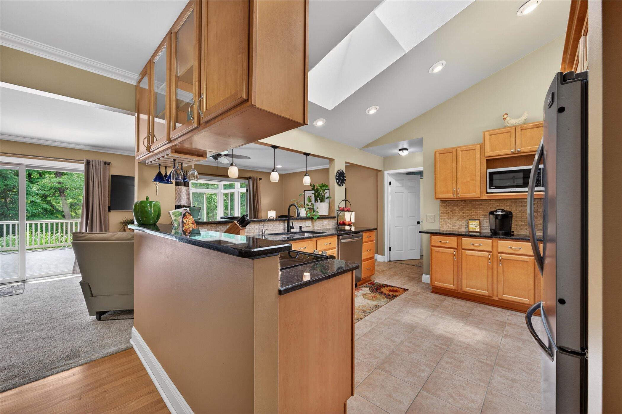 2801 North Tipsico Lake Road Hartland, MI 48353 - Photo 13 of 77 11-2801-N-Tipsico-Lake-Rd-WindowStill