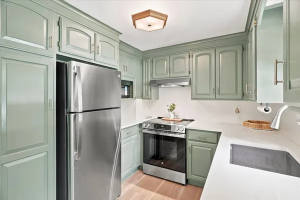 $799,900 | 13 Hilltop Drive, Burlington, MA 01803