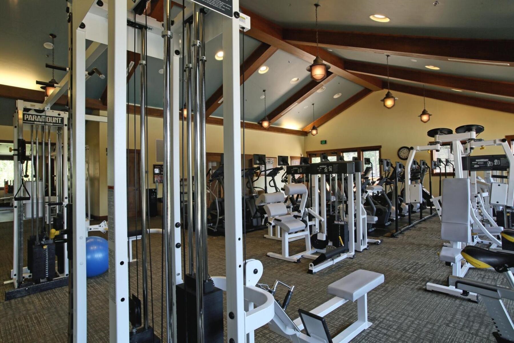 12303 Lookout Loop, Unit F0913 Truckee, CA 96161 - Photo 26 of 28 a view of a room with gym equipment