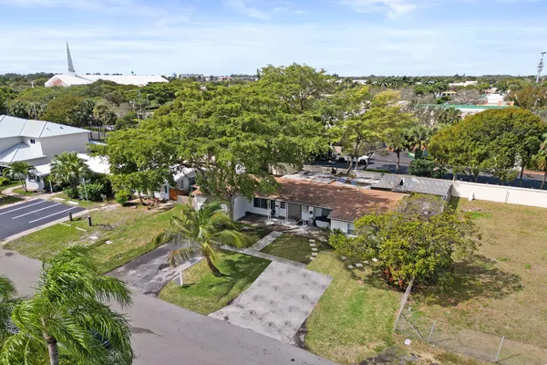 $975,000 | 2461 Northeast 20th Avenue, Lighthouse Point, FL 33064