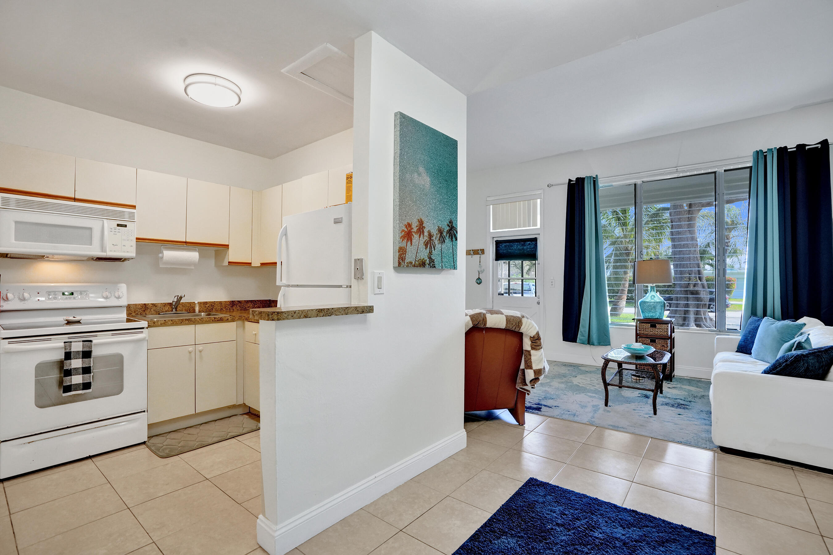 2461 Northeast 20th Avenue Lighthouse Point, FL 33064 - Photo 14 of 55 DSC04323