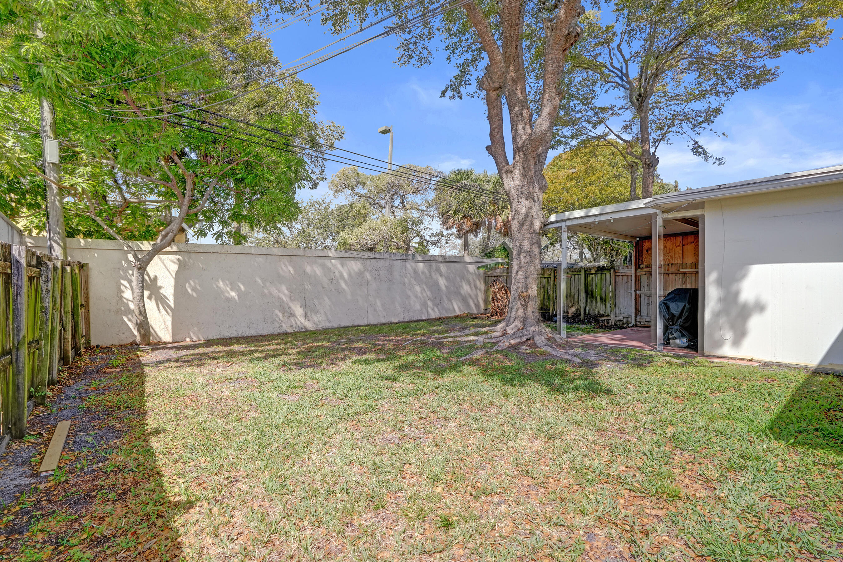 2461 Northeast 20th Avenue Lighthouse Point, FL 33064 - Photo 25 of 55 DSC04371