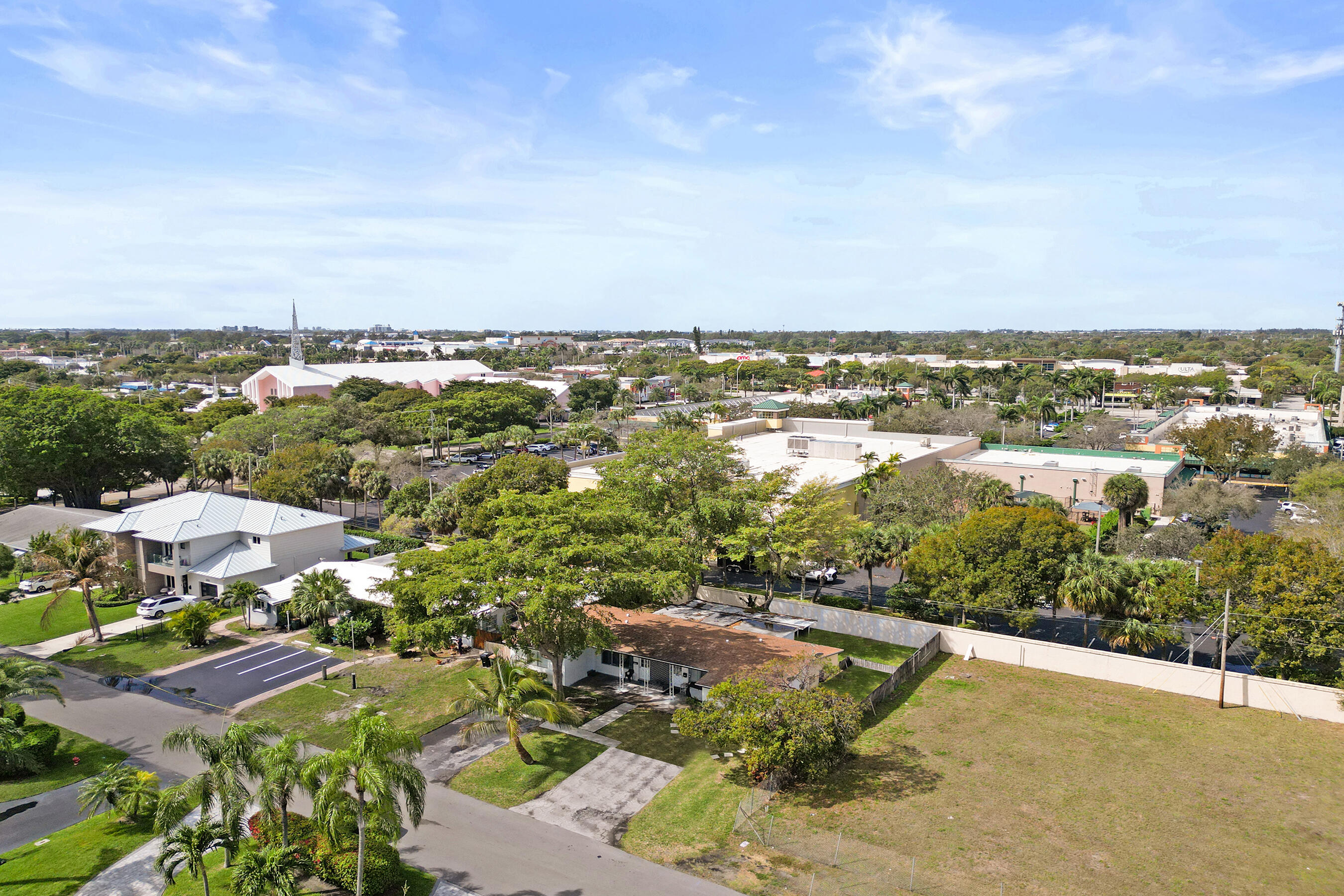 2461 Northeast 20th Avenue Lighthouse Point, FL 33064 - Photo 53 of 55 Photo Mar 07 2026, 10 48 02 AM
