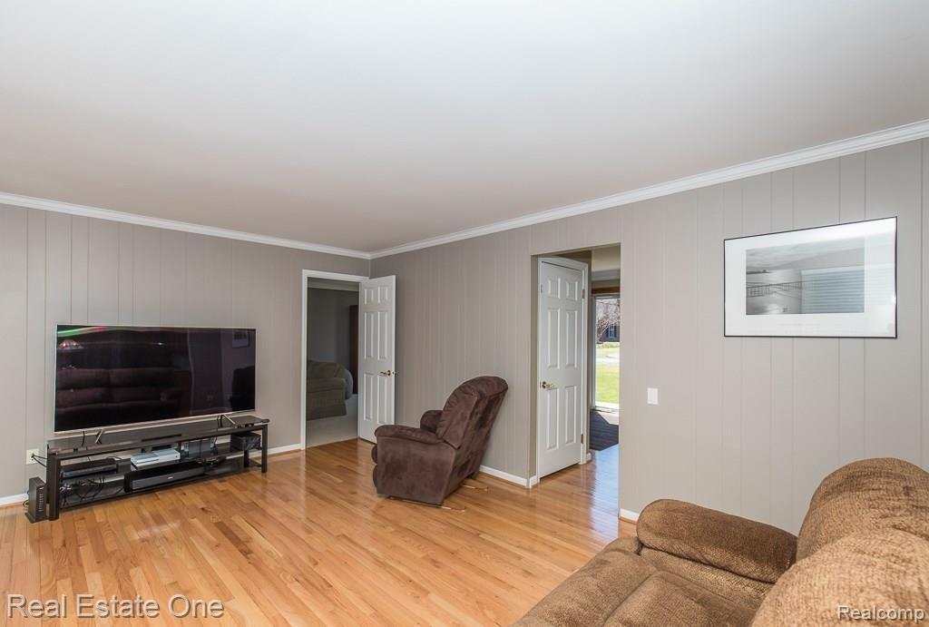 1352 Chestnut Lane Rochester Hills, MI 48309 - Photo 15 of 35