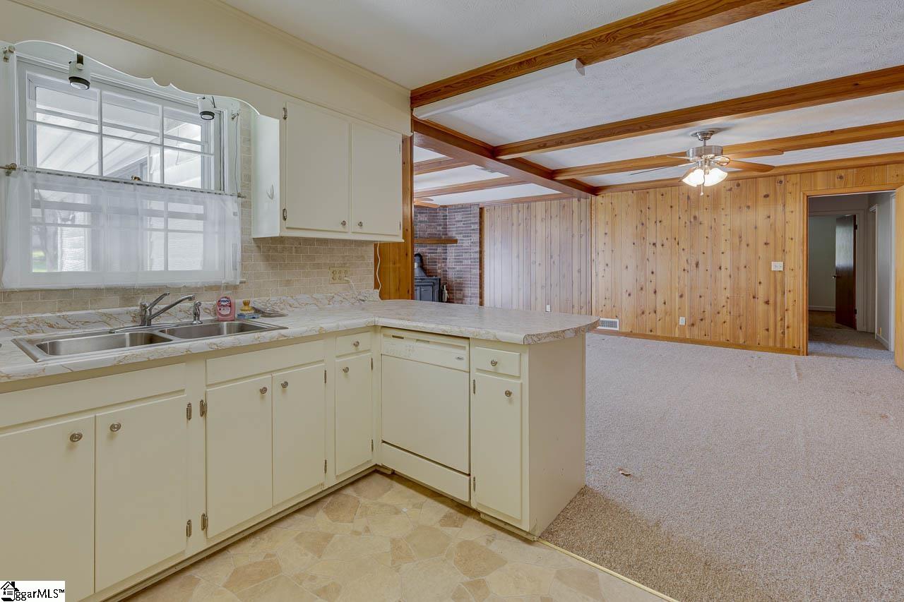 201 Walker Springs Road Taylors, SC 29687 - Photo 11 of 32