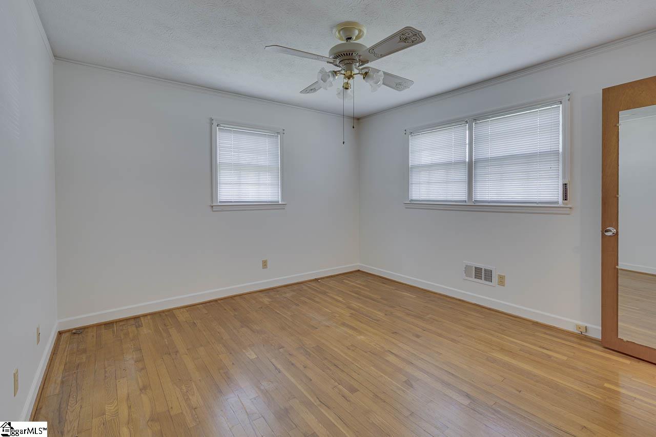 201 Walker Springs Road Taylors, SC 29687 - Photo 16 of 32