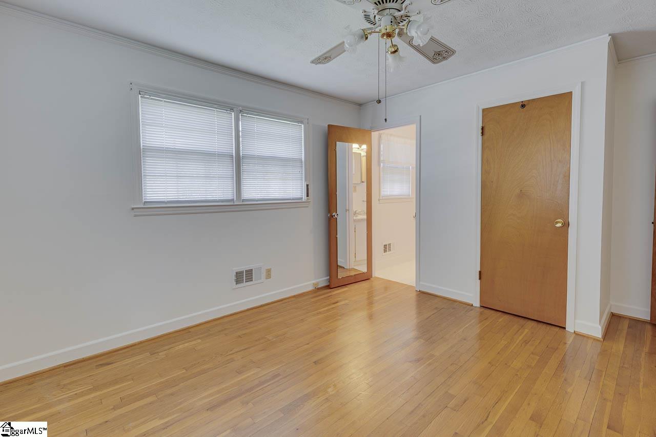 201 Walker Springs Road Taylors, SC 29687 - Photo 17 of 32