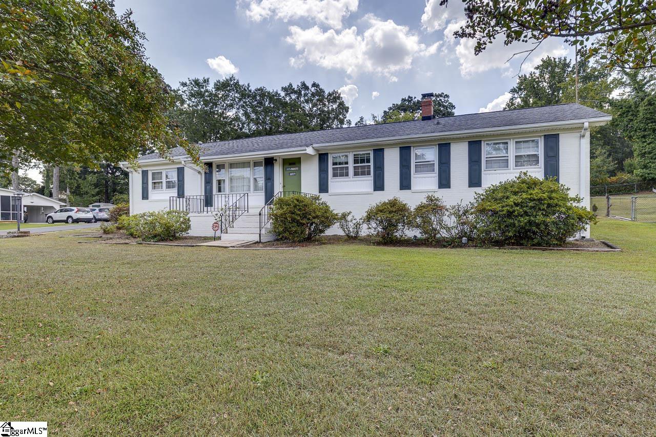 201 Walker Springs Road Taylors, SC 29687 - Photo 2 of 32