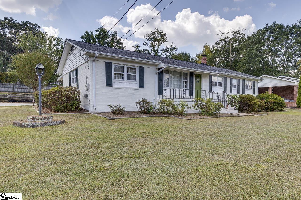 201 Walker Springs Road Taylors, SC 29687 - Photo 4 of 32