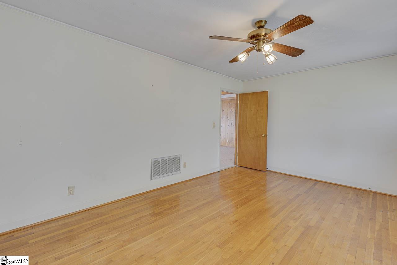 201 Walker Springs Road Taylors, SC 29687 - Photo 7 of 32