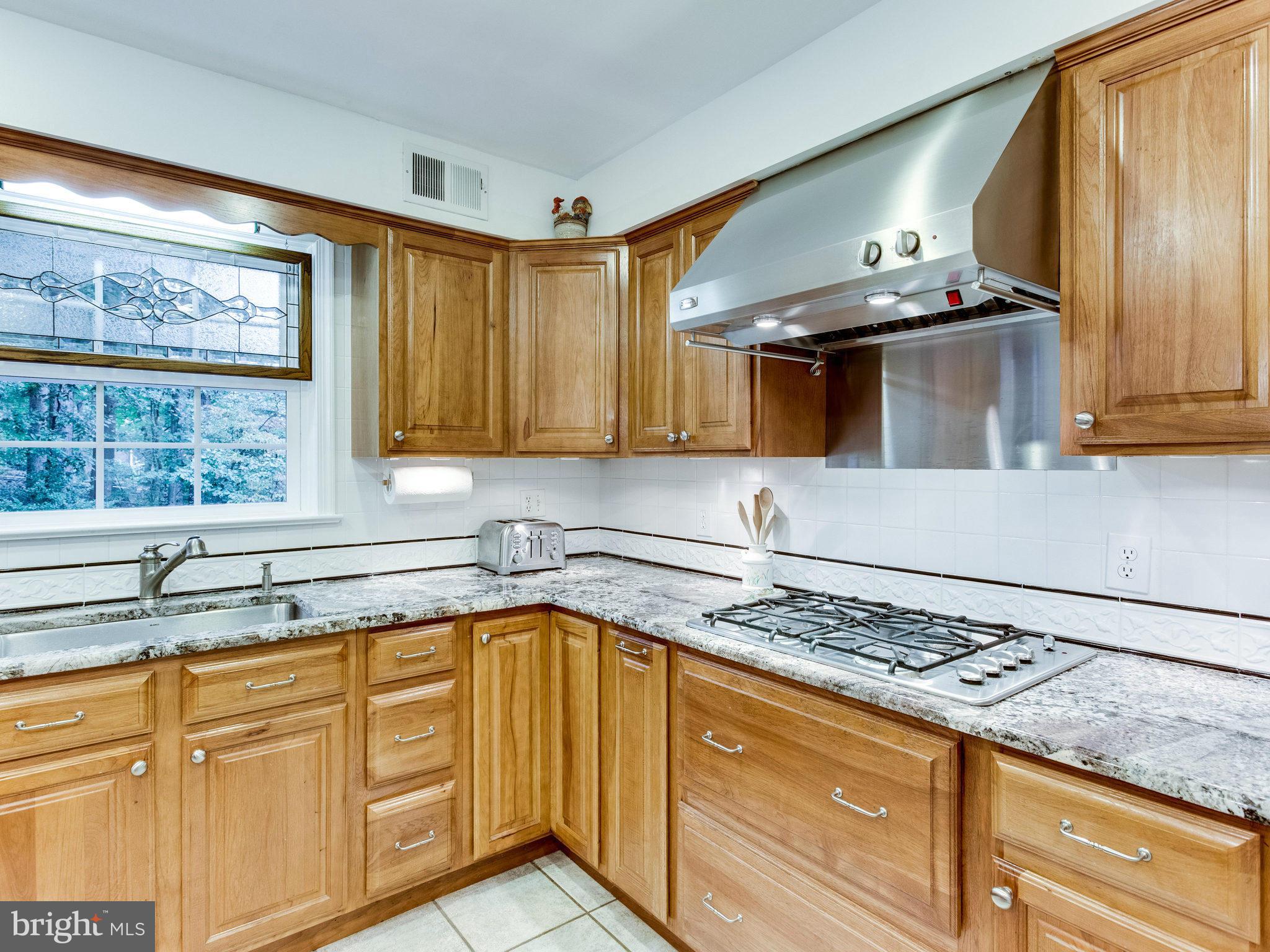 6003 Greeley Boulevard Springfield, VA 22152 - Photo 5 of 30 Kitchen