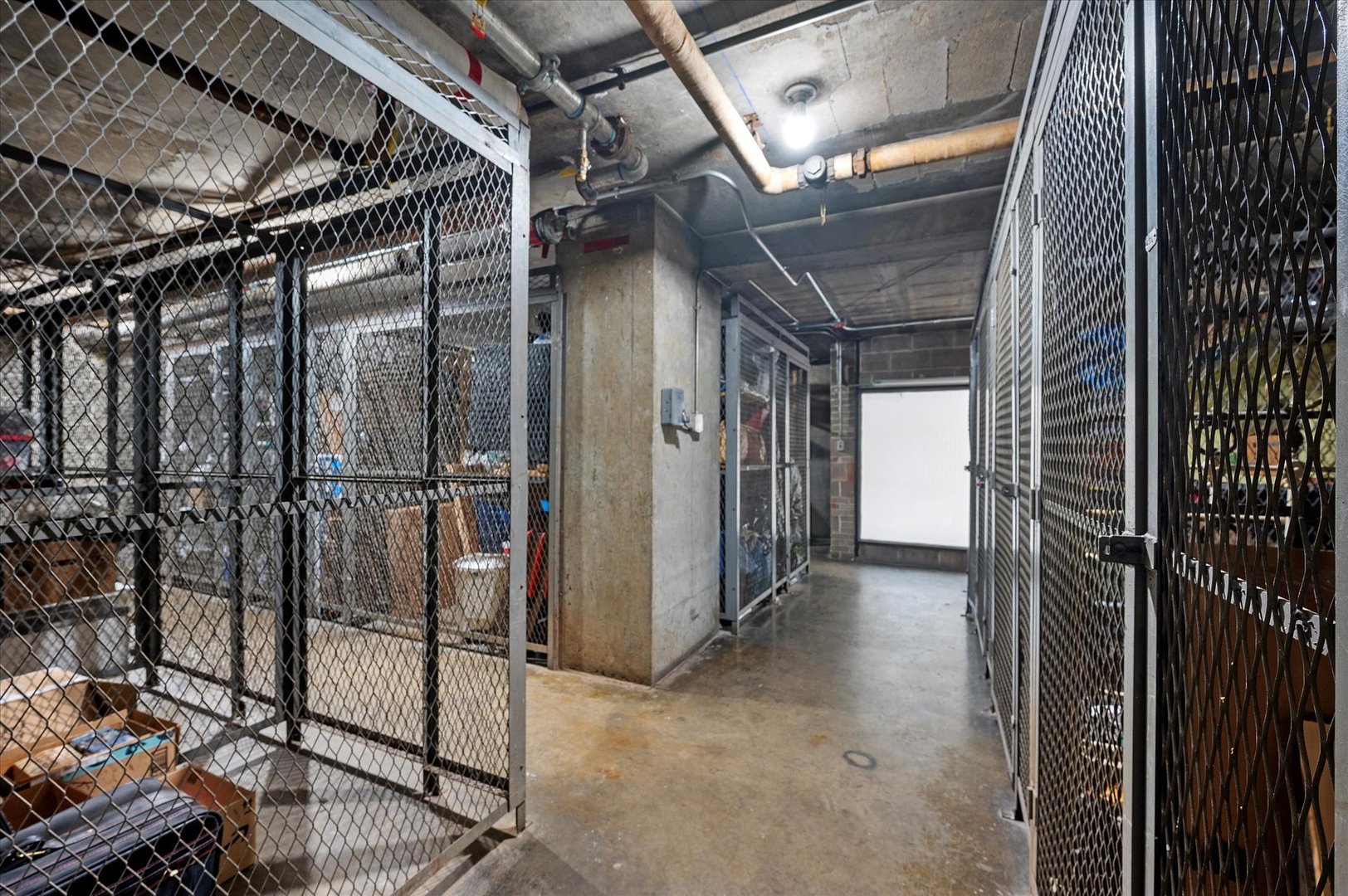 850 North Dewitt Place, Unit 4G Chicago, IL 60611 - Photo 18 of 18 a view of utility room