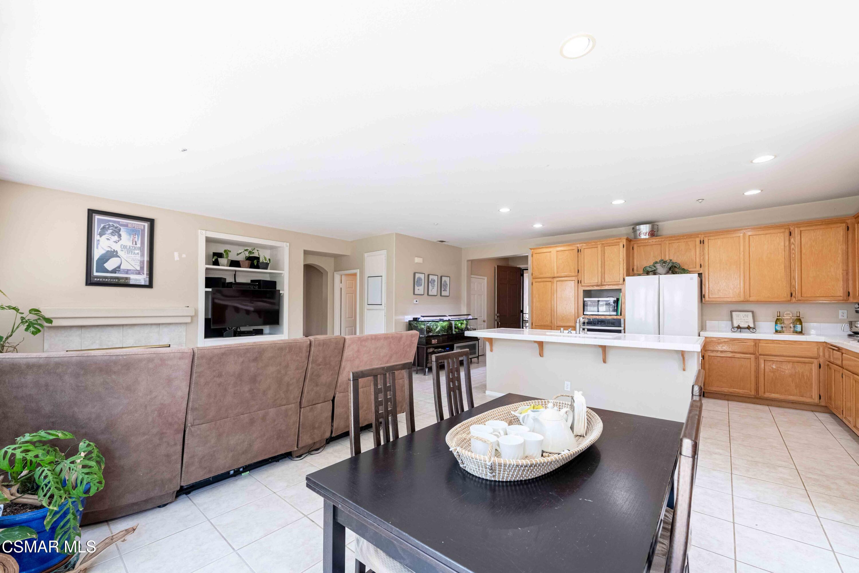 1633 Lola Way Oxnard, CA 93030 - Photo 15 of 33 1633 Lola Way