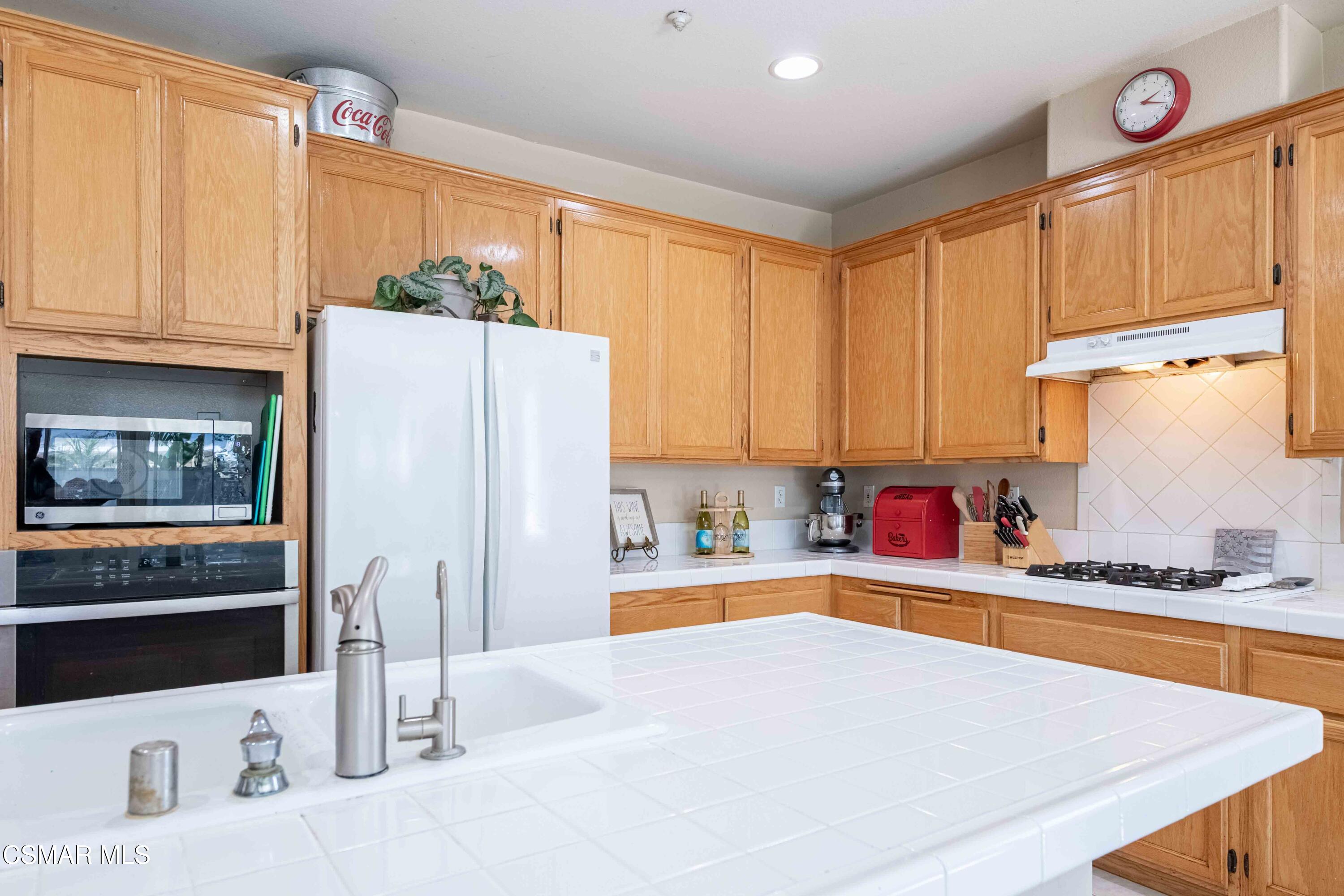 1633 Lola Way Oxnard, CA 93030 - Photo 10 of 33 1633 Lola Way