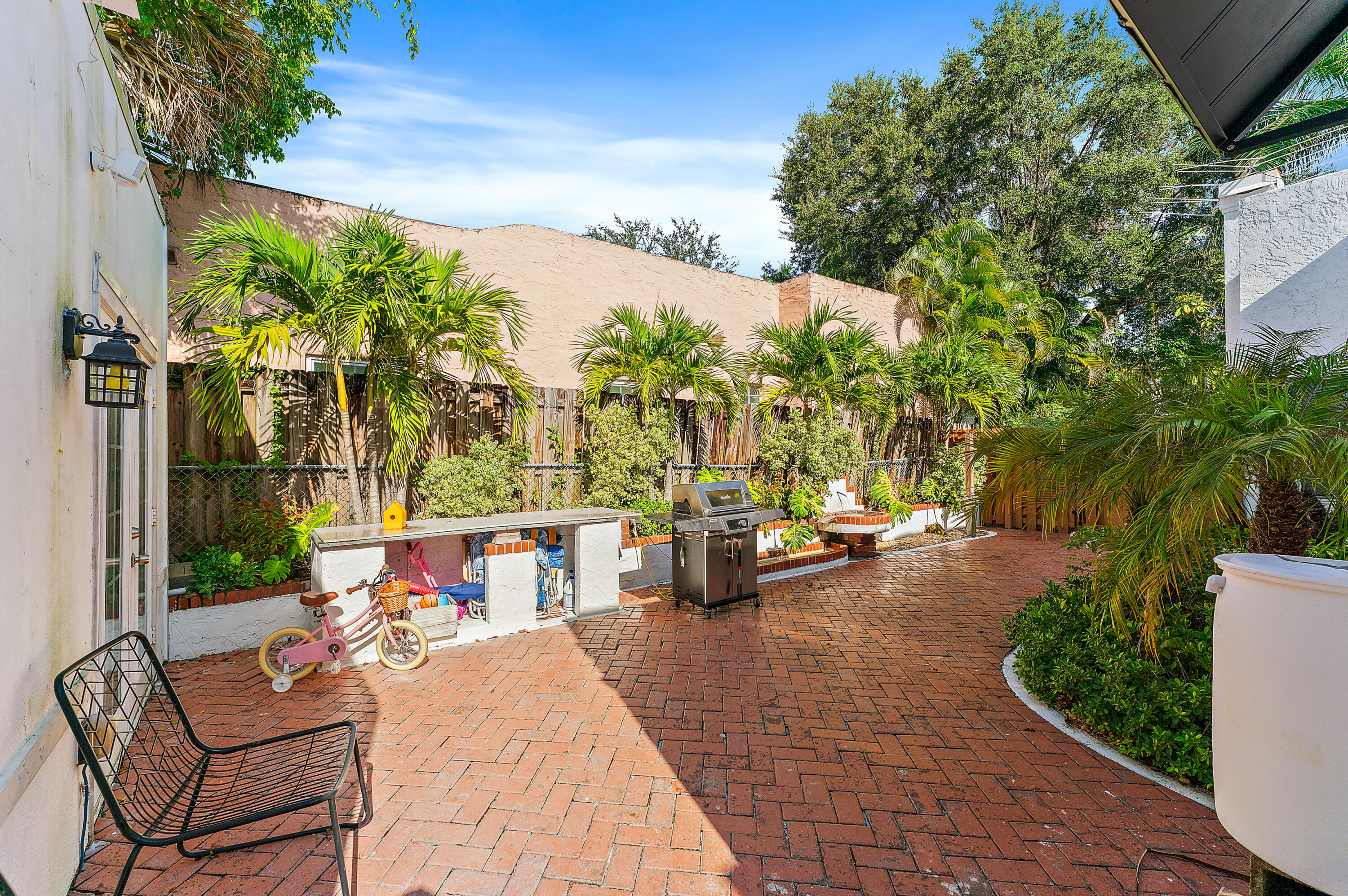 614 Avon Road West Palm Beach, FL 33401 - Photo 17 of 25 044-614AvonRd-WestPalmBeach-FULL