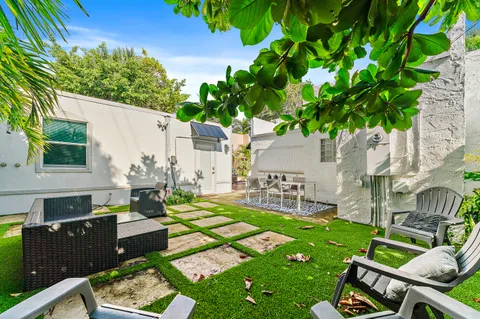 $995,000 | 614 Avon Road, West Palm Beach, FL 33401