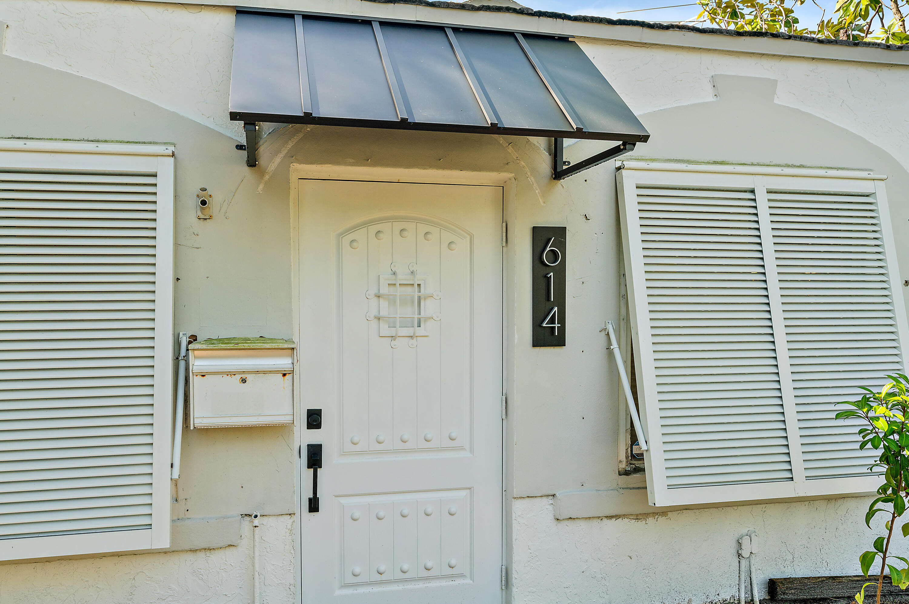 614 Avon Road West Palm Beach, FL 33401 - Photo 2 of 25 007-614AvonRd-WestPalmBeach-FULL