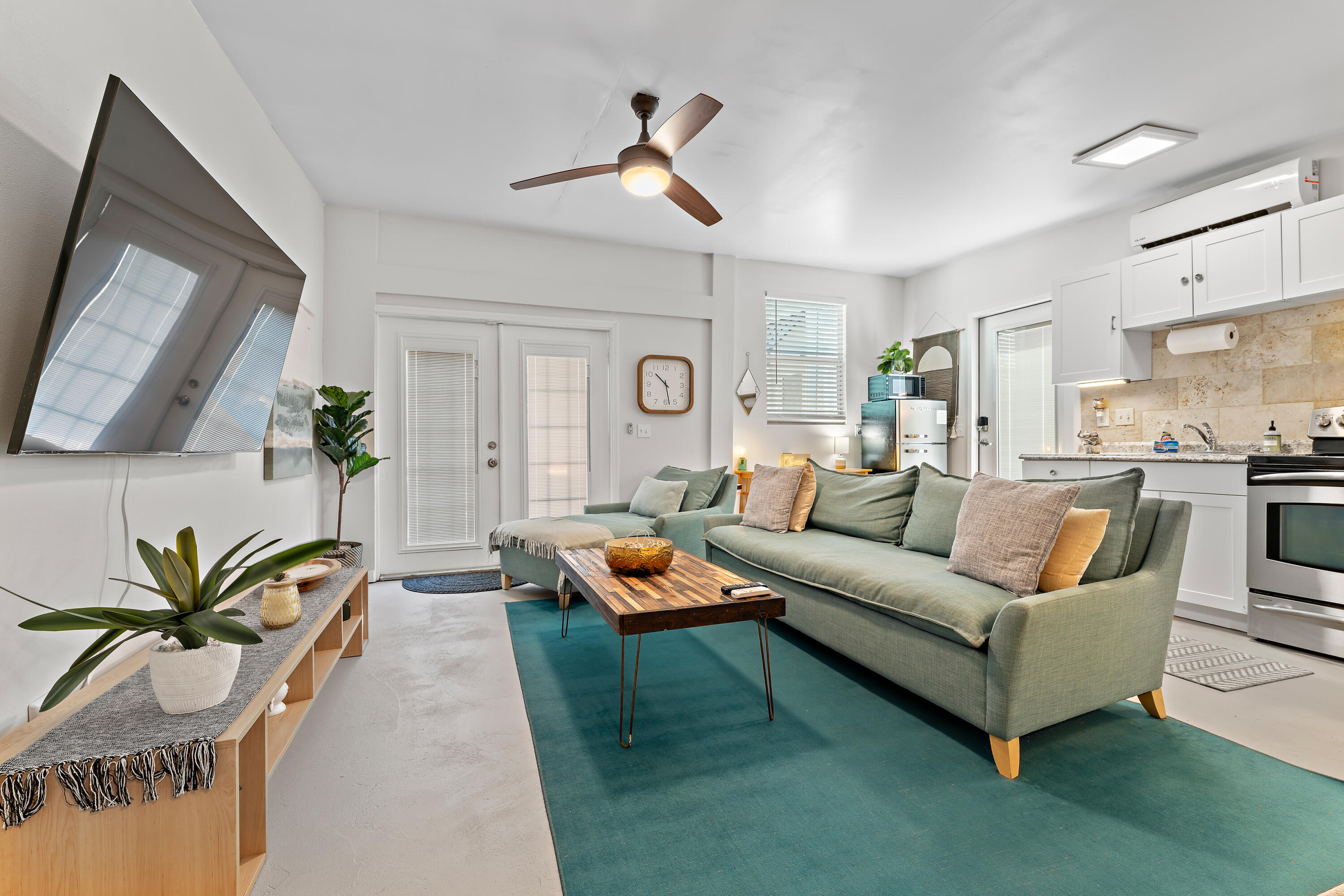 614 Avon Road West Palm Beach, FL 33401 - Photo 22 of 25 059-614AvonRd-WestPalmBeach-FULL