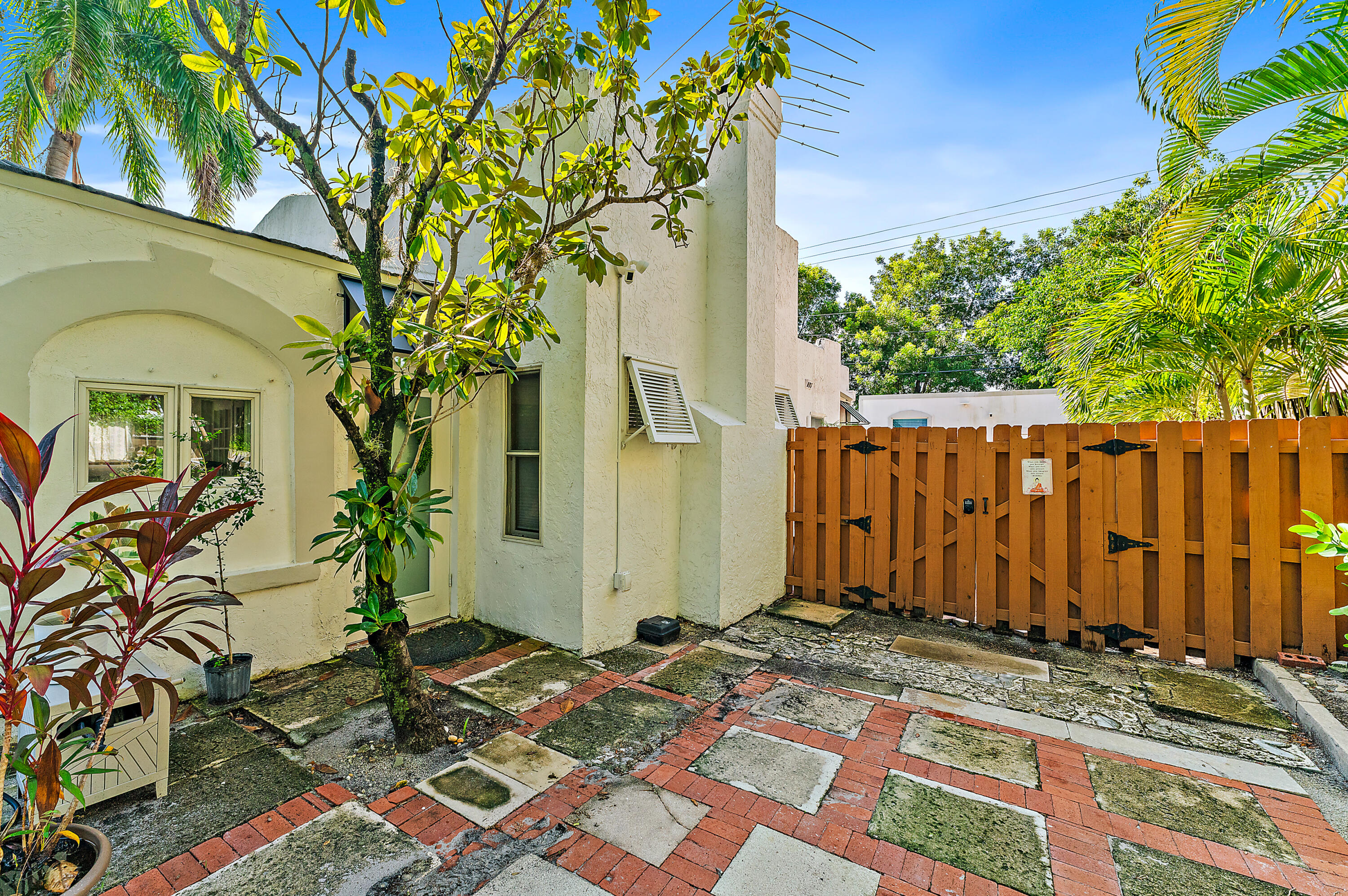 614 Avon Road West Palm Beach, FL 33401 - Photo 24 of 25 003-614AvonRd-WestPalmBeach-FULL