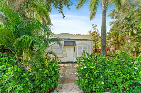 $995,000 | 614 Avon Road, West Palm Beach, FL 33401