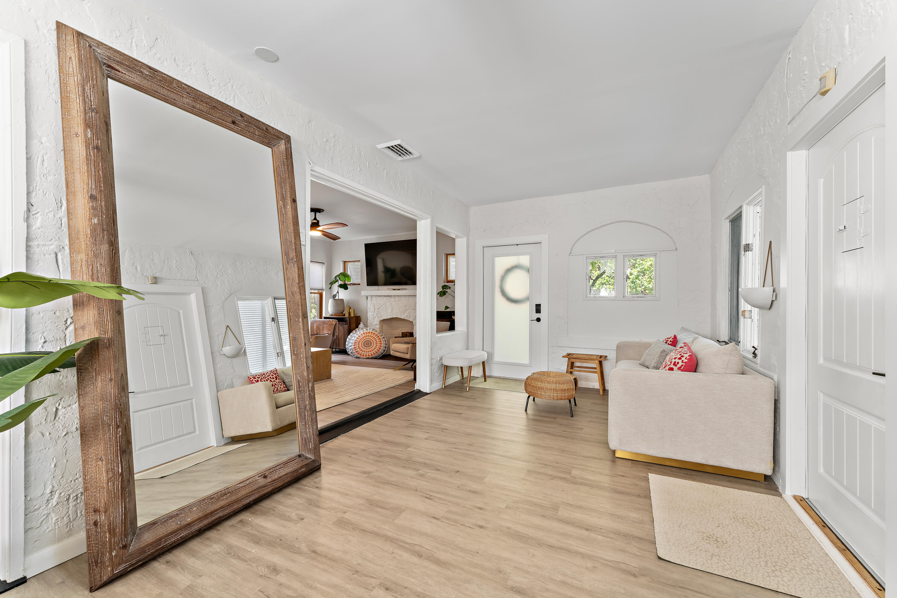 614 Avon Road West Palm Beach, FL 33401 - Photo 5 of 25 009-614AvonRd-WestPalmBeach-FULL