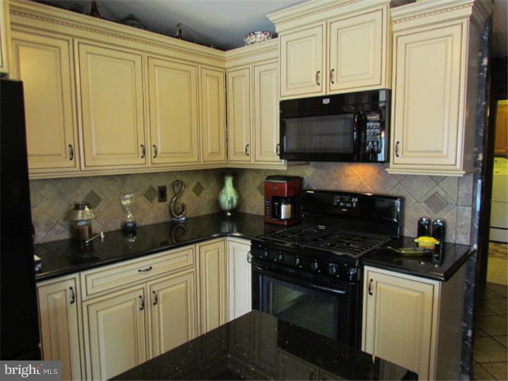 163 Hill Road Douglassville, PA 19518 - Photo 13 of 25 Kitchen