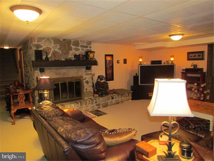 163 Hill Road Douglassville, PA 19518 - Photo 5 of 25 Family Room