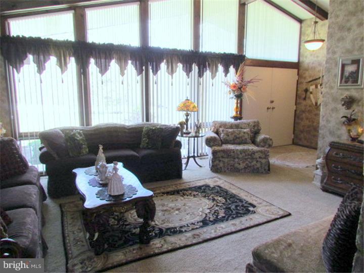 163 Hill Road Douglassville, PA 19518 - Photo 8 of 25 Living Room
