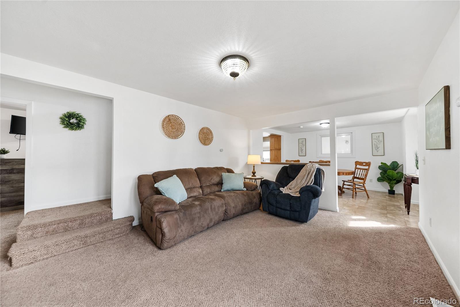550 Custer Avenue Akron, CO 80720 - Photo 9 of 35 a living room with furniture