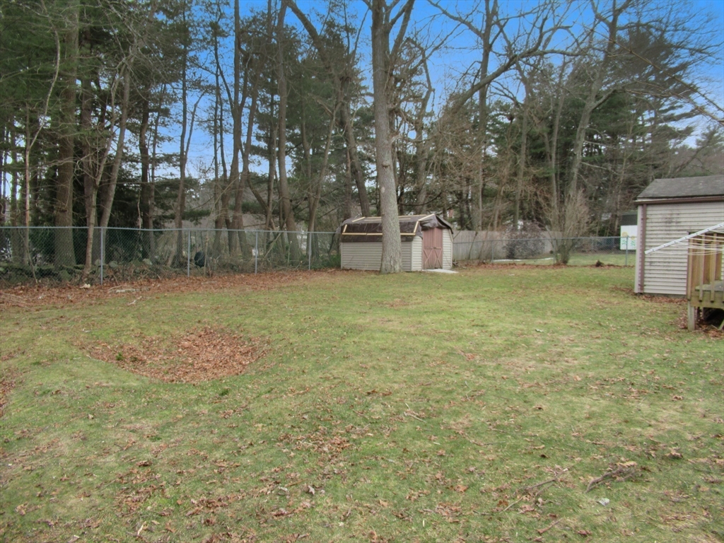 35 Tioga Street Springfield, MA 01128 - Photo 21 of 22