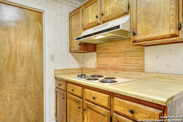 $1,475 | 818 Lois Street, Unit B, Kerrville, TX 78028