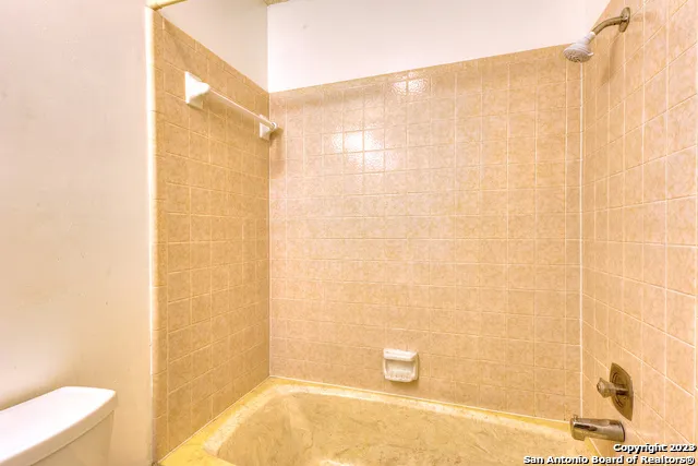 $1,475 | 818 Lois Street, Unit B, Kerrville, TX 78028