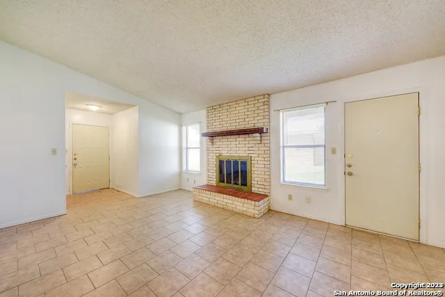 $1,475 | 818 Lois Street, Unit B, Kerrville, TX 78028