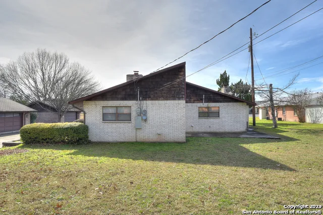 $1,475 | 818 Lois Street, Unit B, Kerrville, TX 78028