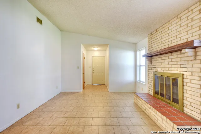 $1,475 | 818 Lois Street, Unit B, Kerrville, TX 78028