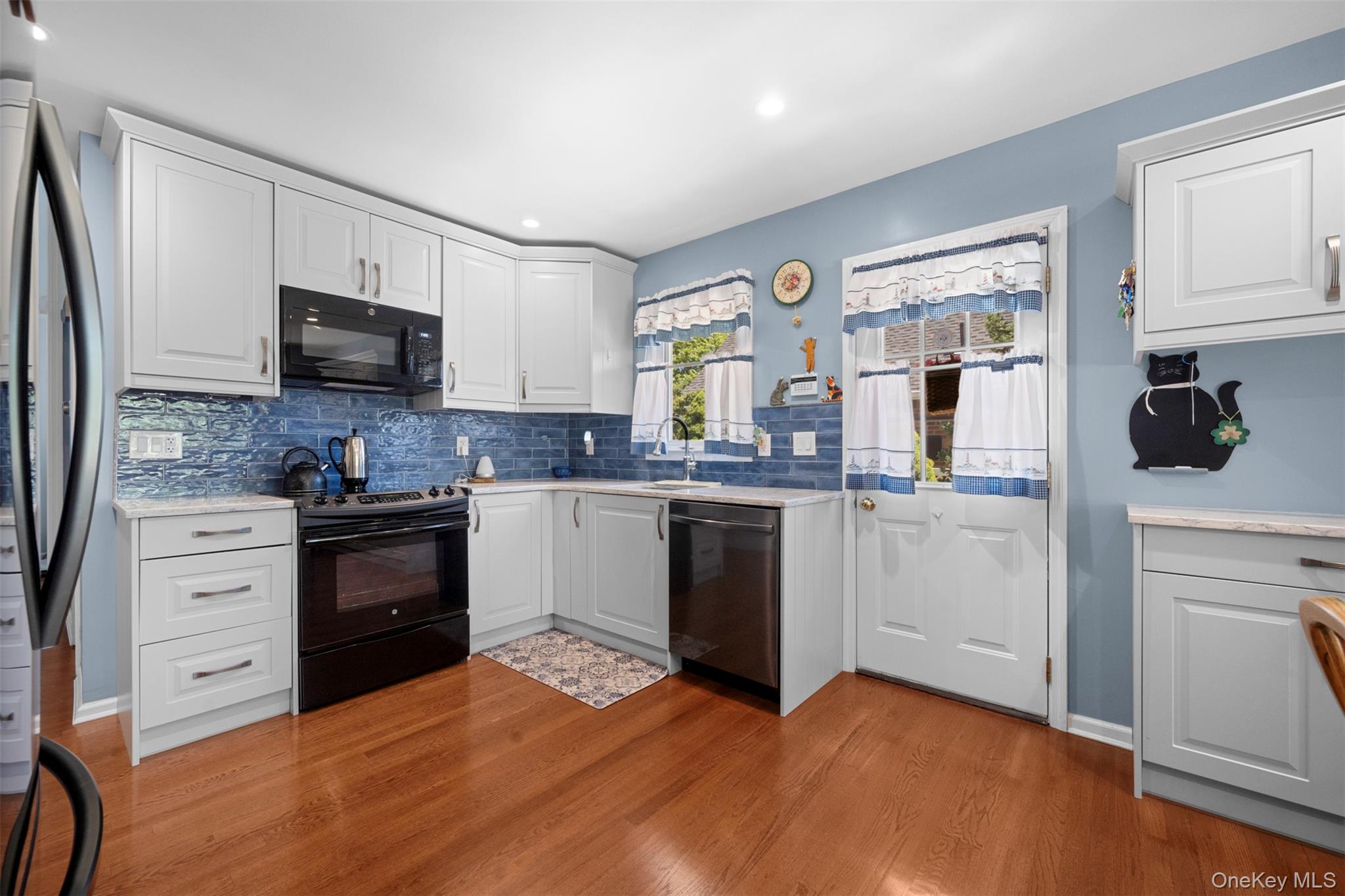 2389 Lindy Road Westbury, NY 11590 - Photo 12 of 41